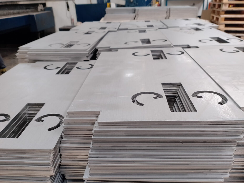 Pièce métallique découpée au laser par Oxymetal
