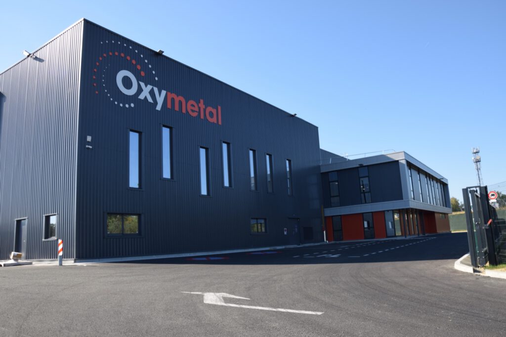 Façade d’une usine du Groupe Oxymetal