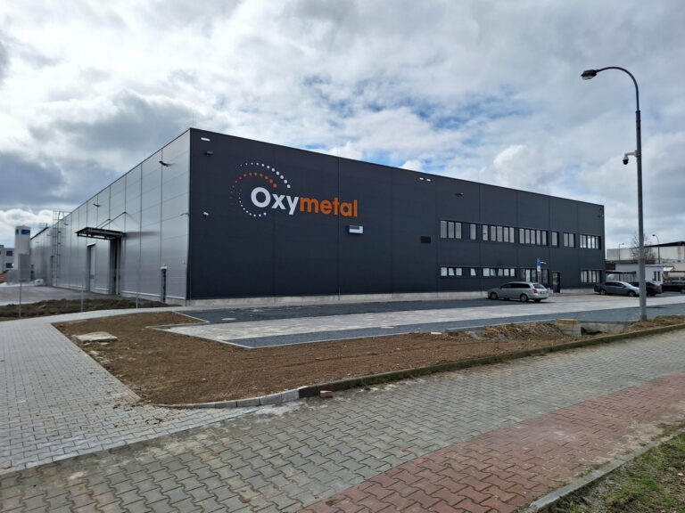 Façade de l’usine Oxymetal de Pilsen, en République tchèque