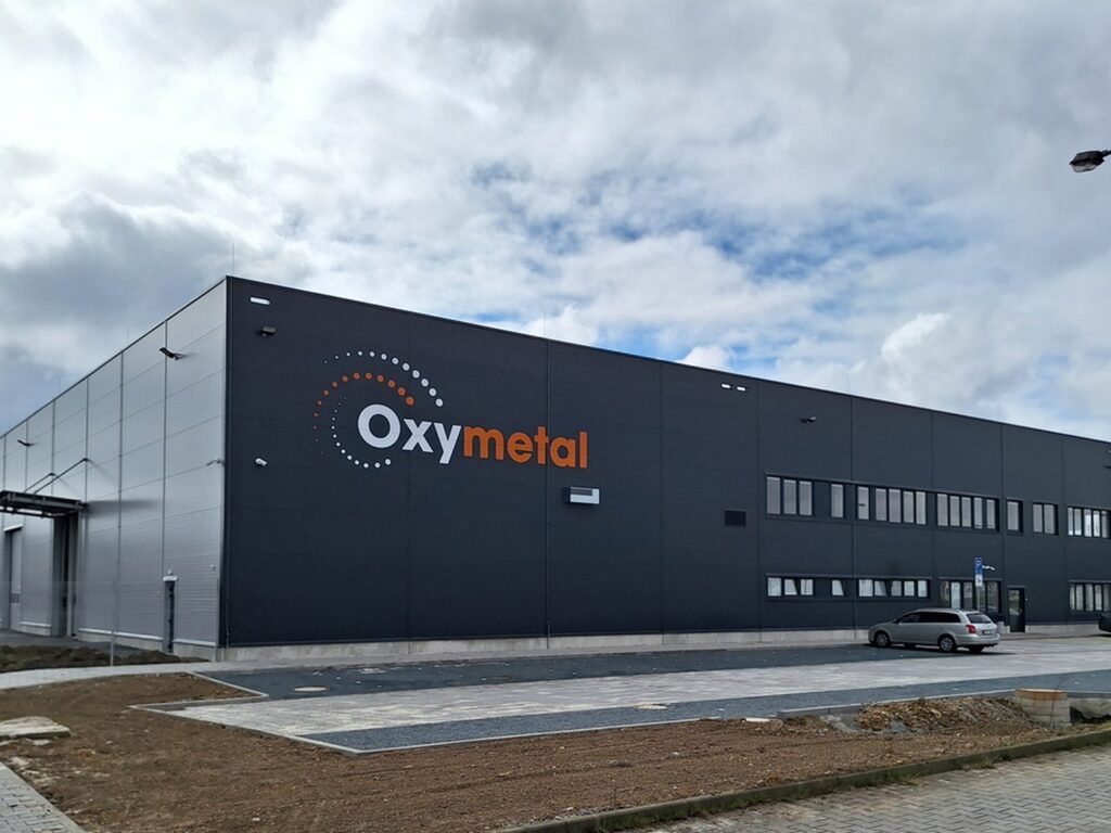 Facade de l’usine Oxymetal de Pilsen, en Republique tcheque