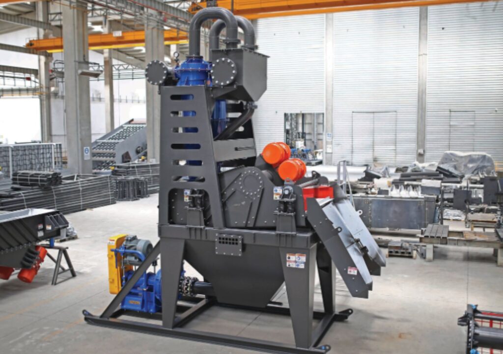 Machine industrielle en atelier, secteur equipements industriels
